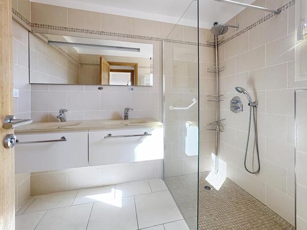 Maison à vendre  8 pièces - 300 m2 CAVALAIRE SUR MER - 83