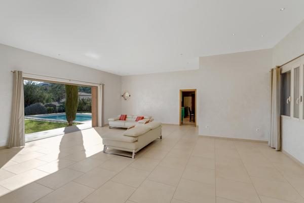 Maison à vendre  8 pièces - 300 m2 CAVALAIRE SUR MER - 83