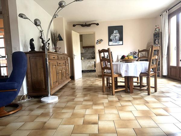 Maison à vendre - 5 pièces à LES CLAYES SOUS BOIS €469 000 ** - Référence 7611