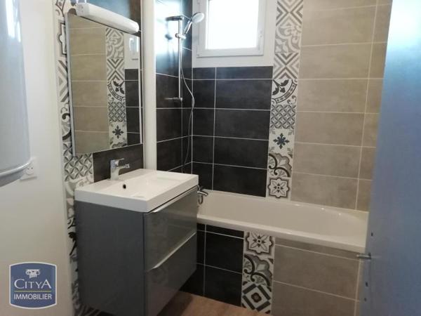 Appartement à louer 3 pièces 68.02m² Bourg-en-Bresse (01000)