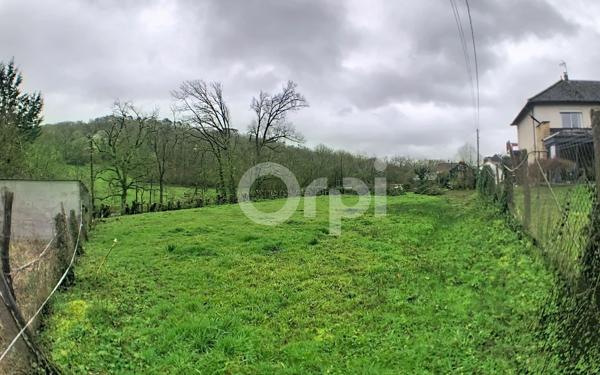 Terrain à vendre    Cublac