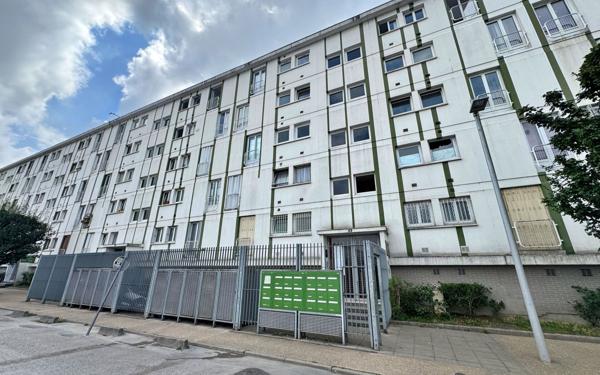 Appartement à vendre    4 pièces • 62,58 m2 Clichy-sous-Bois