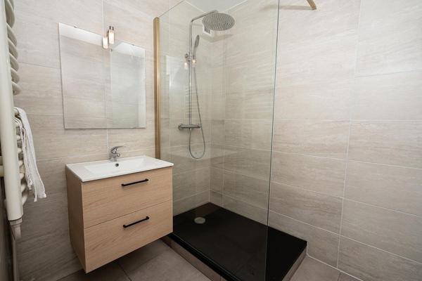 Appartement à SAINT-ETIENNE, 42000 - 2 pièces 53m²