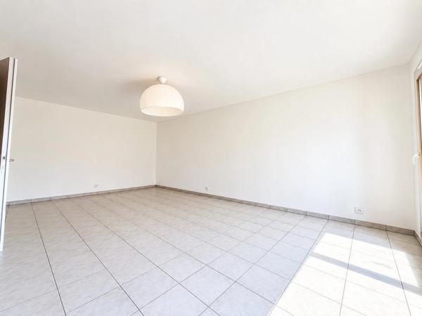Appartement  T3 de 68 m², terrasse, ascenseur et garage GRASSE (06)