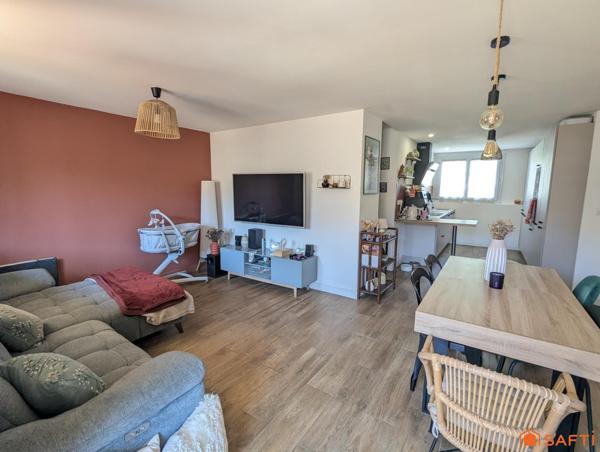 Appartement T4 rénové avec balcon, garage et cave