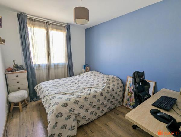 Appartement T4 rénové avec balcon, garage et cave