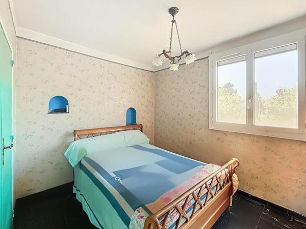 Petite maison de 60 m2 habitable et sa véranda de 20 m2 sur 280 m2 de terrain