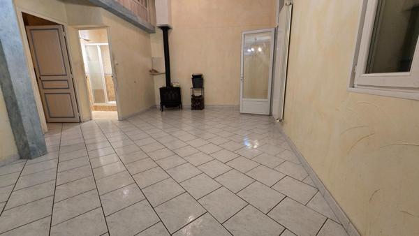 Petite maison de 60 m2 habitable et sa véranda de 20 m2 sur 280 m2 de terrain