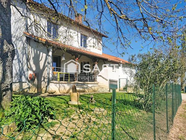 Volumes généreux, dépendances rares, cadre sans vis-à-vis : un bien qui offre de vraies possibilités de vie et de projet.