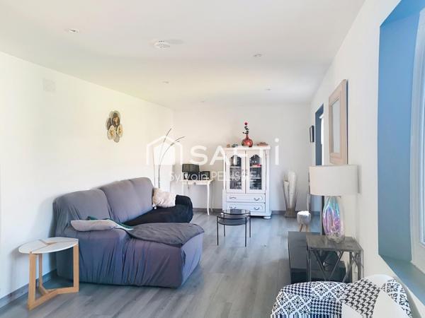 Volumes généreux, dépendances rares, cadre sans vis-à-vis : un bien qui offre de vraies possibilités de vie et de projet.