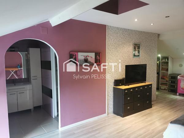 Volumes généreux, dépendances rares, cadre sans vis-à-vis : un bien qui offre de vraies possibilités de vie et de projet.