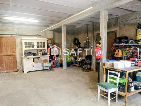 Volumes généreux, dépendances rares, cadre sans vis-à-vis : un bien qui offre de vraies possibilités de vie et de projet.