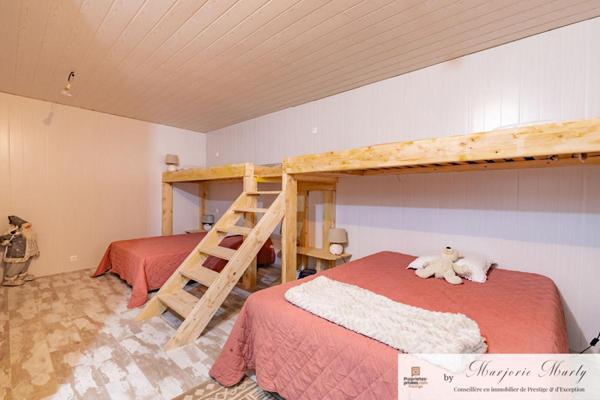 Vente Loft sur garage - Montbrun Des Corbieres (11700) - 5 pièce(s) - 175 m2 -  235 000
