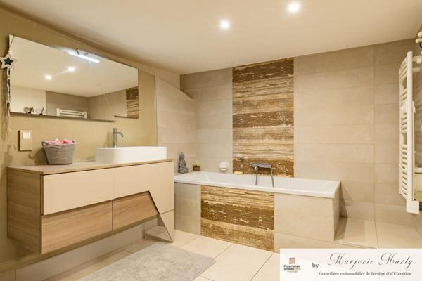 Vente Loft sur garage - Montbrun Des Corbieres (11700) - 5 pièce(s) - 175 m2 -  235 000
