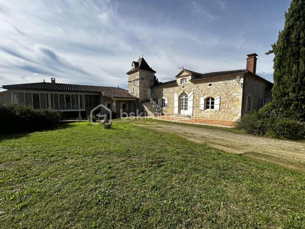 Maison de 332 m²