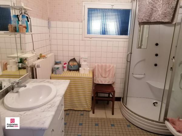 JUVIGNY SOUS ANDAINES (61140) proximité station thermale de  BAGNOLES DE L'ORNE , ANCIENNE GARE FERROVIAIRE  5 pièces, 3 chambres, 100 m2 environ, PRIX 96 300, honoraires 7% à la charge de l'acquéreur soit 90 000 hors honorairess