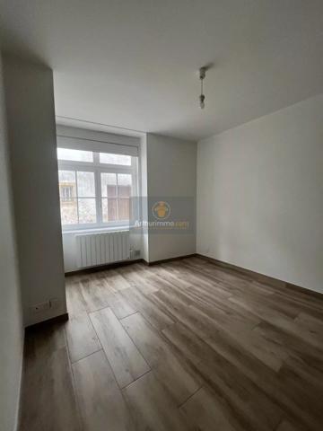 Location                                                      Appartement
                        
                     1 pièces                      23 m2                     à Langres