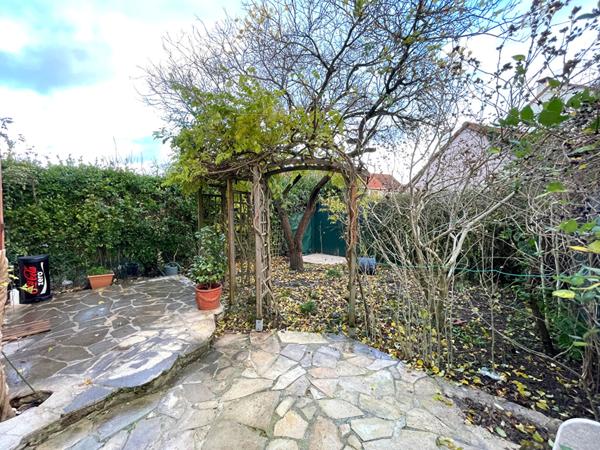 Spacieux Pavillon 6 pièces avec terrasse ensoleillée