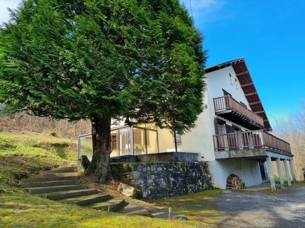 Albussac- Beynat -Grande maison sur 3000 m2 terrain