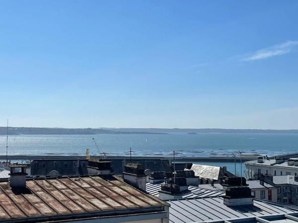 Dpt Finistère (29), à vendre BREST Triangle D'Or Vue Rade appartement T4 de 121.08m² Terrasse 16.48m²