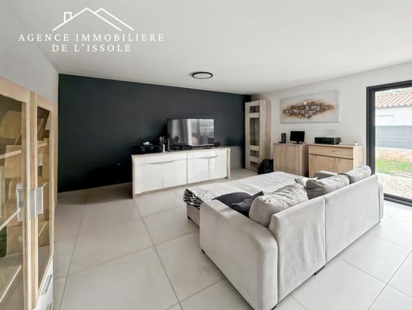 Sainte-Anastasie-sur-Issole (83136) Maison de plain-pied de 2024, 90m², 3 chambres, 700m² de terrain