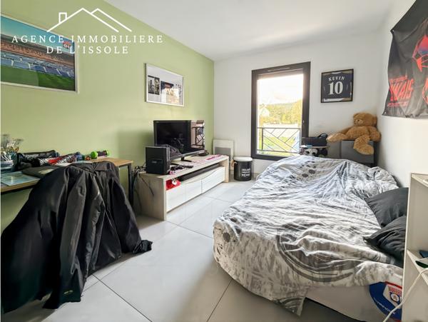 Sainte-Anastasie-sur-Issole (83136) Maison de plain-pied de 2024, 90m², 3 chambres, 700m² de terrain