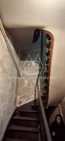 Rénovez cette maison de 143 m2 avec dépendances et deux jardins dans Tours.