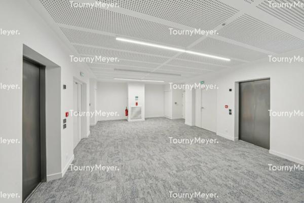 BUREAUX A VENDRE OU A LOUER - BORDEAUX RAVEZIES