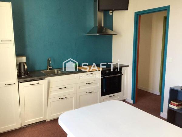 Actif immobilier rare en station thermale dynamique, alliant charme, rentabilité et fort potentiel de valorisation.