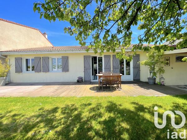 Maison 5 pièces de 120 m² à Châteaugay (63119)