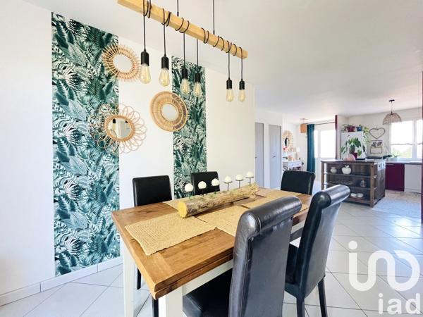 Maison 5 pièces de 120 m² à Châteaugay (63119)