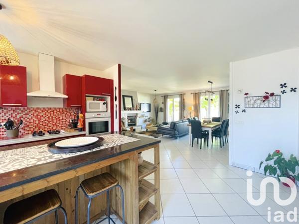 Maison 5 pièces de 120 m² à Châteaugay (63119)