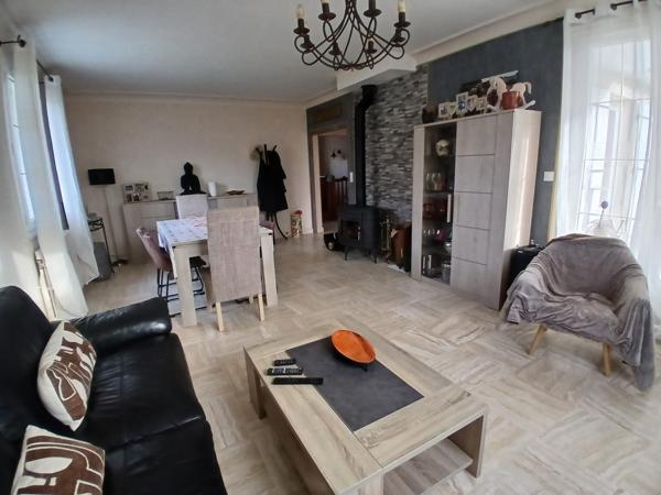 À vendre - Maison, 5 pièces située à Montval-sur-Loir (72500)