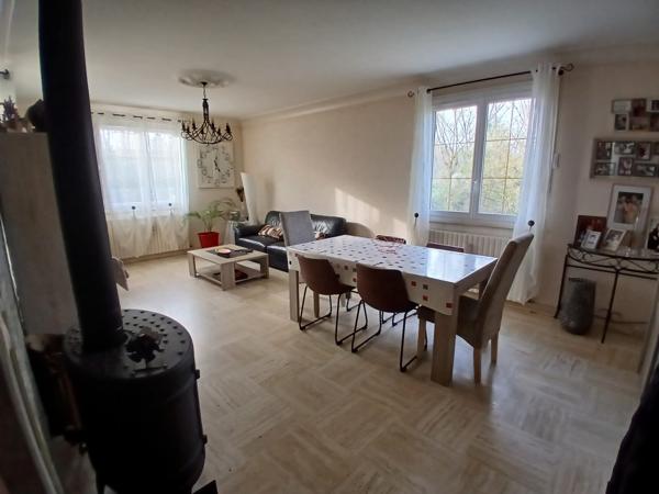 À vendre - Maison, 5 pièces située à Montval-sur-Loir (72500)