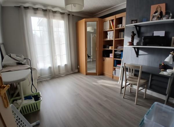 À vendre - Maison, 5 pièces située à Montval-sur-Loir (72500)