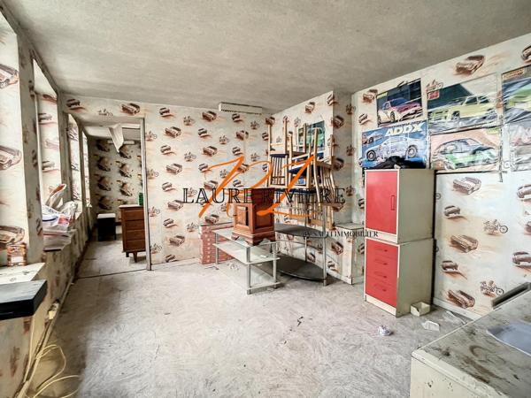 Immeuble proche Montebello avec TRAVAUX