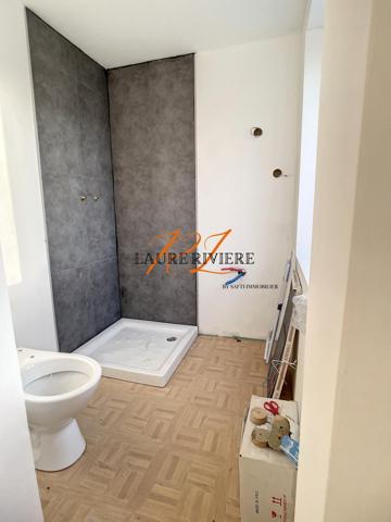 Immeuble proche Montebello avec TRAVAUX