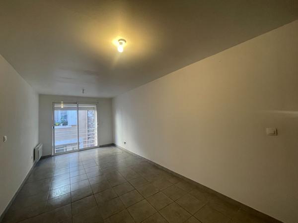 Appartement T3 + garage centre Saint Cannat