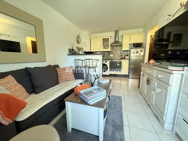 Vente                                                      Appartement
                        
                     2 pièces                      29 m2                     à Sainte-Maxime