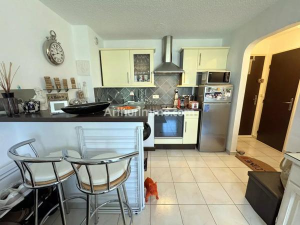 Vente                                                      Appartement
                        
                     2 pièces                      29 m2                     à Sainte-Maxime