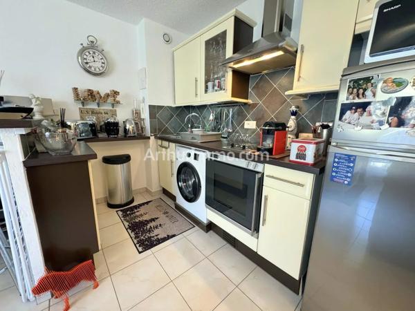 Vente                                                      Appartement
                        
                     2 pièces                      29 m2                     à Sainte-Maxime