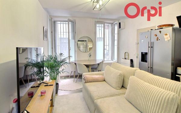 Appartement à vendre    1 pièce • 48 m2 Marseille 2