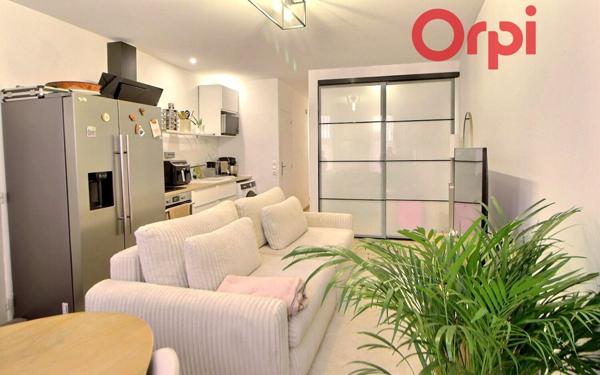 Appartement à vendre    1 pièce • 48 m2 Marseille 2