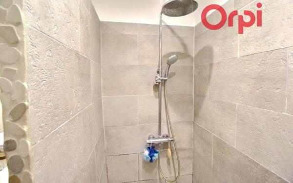 Appartement à vendre    1 pièce • 48 m2 Marseille 2