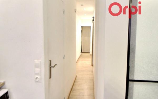 Appartement à vendre    1 pièce • 48 m2 Marseille 2