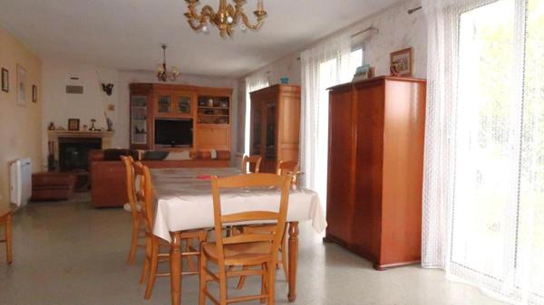 LA MEILLERAIE TILLAY, MAISON D'HABITATION DE PLAIN-PIED DE 116 M² HABITABLES.