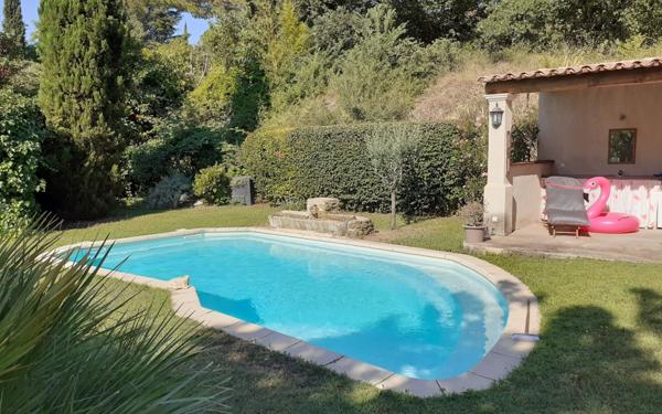 Maison à vendre    7 pièces • 186 m2 La Tour-d'Aigues