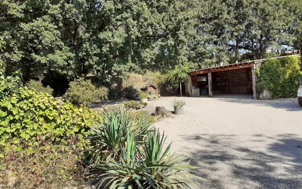 Maison à vendre    7 pièces • 186 m2 La Tour-d'Aigues