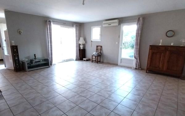 Maison à vendre    7 pièces • 186 m2 La Tour-d'Aigues