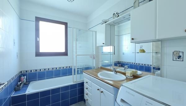 Vernègues !Maison familiale de 198 m² avec vue dégagée sur les collines